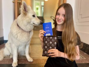Josef Vrtal Instagram - 🐶🎉 Nový MERCH pro pejskaře! 🎉🐶
Na našem e-shopu právě přistála zbrusu nová Psí edice! 🐾 Ušili jsme pro vás pamlskovník, obal na doklady, svačinovník a klíčenku tak stylovou, že se váš pes bude chlubit v parku a všichni ostatní pejskaři  budou závidět! 😎
www.fotrnatripu.cz

#fotrnatripu 
#fotrnatripumerch #fotrsmeckanatripu #psimerch #novinka