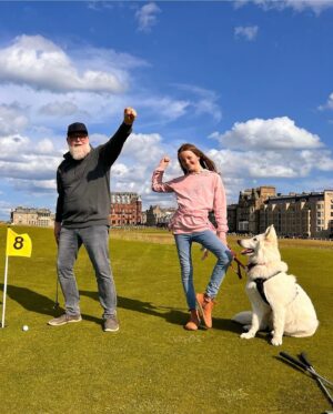 Josef Vrtal Instagram - Skandál u Jezera Loch Ness, naštvaní golfisti, kempování a cyklistika ve Skotsku, lodě, co chodí po schodech, malebné St. Andrews a mnohem víc ve 2. dílu FOTRA na Britských ostrovech, dneska večer ve 21:20 🏴󠁧󠁢󠁳󠁣󠁴󠁿

#fotrnatripu #skotsko #standrews #lochness #caledoniancanal #directjizda #cestovani #hyundaistaria #cestovanisdetmi #cestovanisepsem