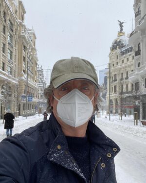 Josep Pedrerol Instagram - No podía faltar una foto con la Gran Vía de Madrid nevada #Momentos #madridmola
