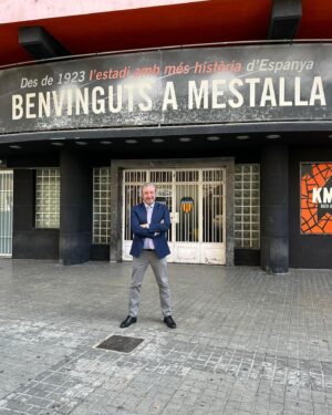 Josep Pedrerol Instagram - Me gusta el @valenciacf 👌 #mestalla #valencia #amunt