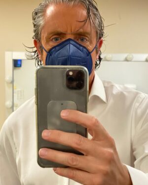 Josep Pedrerol Instagram - Selfie con cara de loco #conmaquillajeperosinfiltro