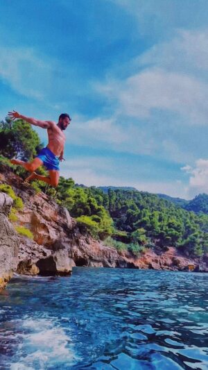 Joseph Cannata Instagram - ⁣
Never letting go of the inner child! 🌊⁣
⁣
#Spain #Mallorca⁣
#TightClinch