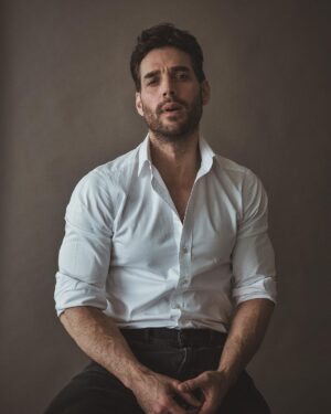 Joseph Cannata Instagram - ⁣⁣
My best acting, is in this photo 🎭⁣⁣
📸: @justinwu⁣
⁣⁣
#InsideTheActorsStudio⁣⁣
#JustinWu⁣⁣
#OscarExpressions⁣⁣
#TheArmPumpThough⁣
#WhatsYourFavoriteFilm