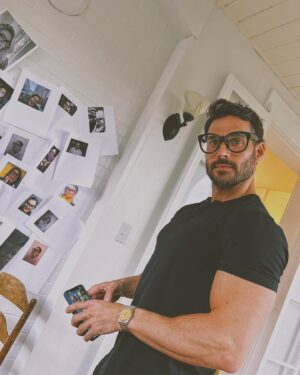 Joseph Cannata Instagram - ⁣
Big specs, even bigger … 
⁣
#Art⁣
#ArtShow⁣
#ICanSeePlutoWithThese