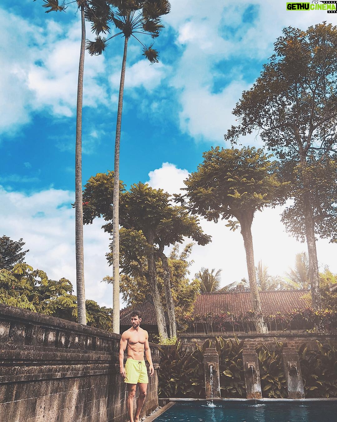 Joseph Cannata - 12.8K Likes -
Feels great to be back in Bali 🇲🇨
Thank you Chedi Club
for such a warm welcome!
#Bali
#Travel
#TheStatuesAreSoLifeLike
@thechediclubtanahgajah