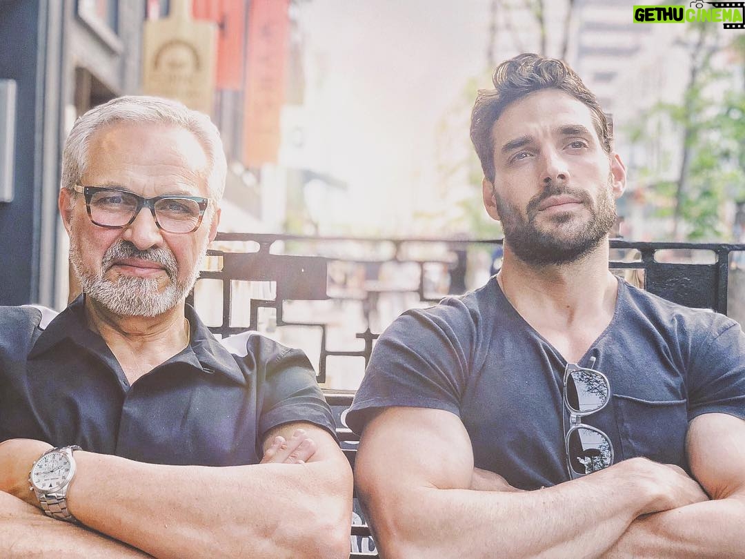 Joseph Cannata - 12.7K Likes - Father X Son
Waiting on that Singapore Slaw 🥡🥗
#HappyFathersDay
#DidIJustGetOutForearmed
#Toronto