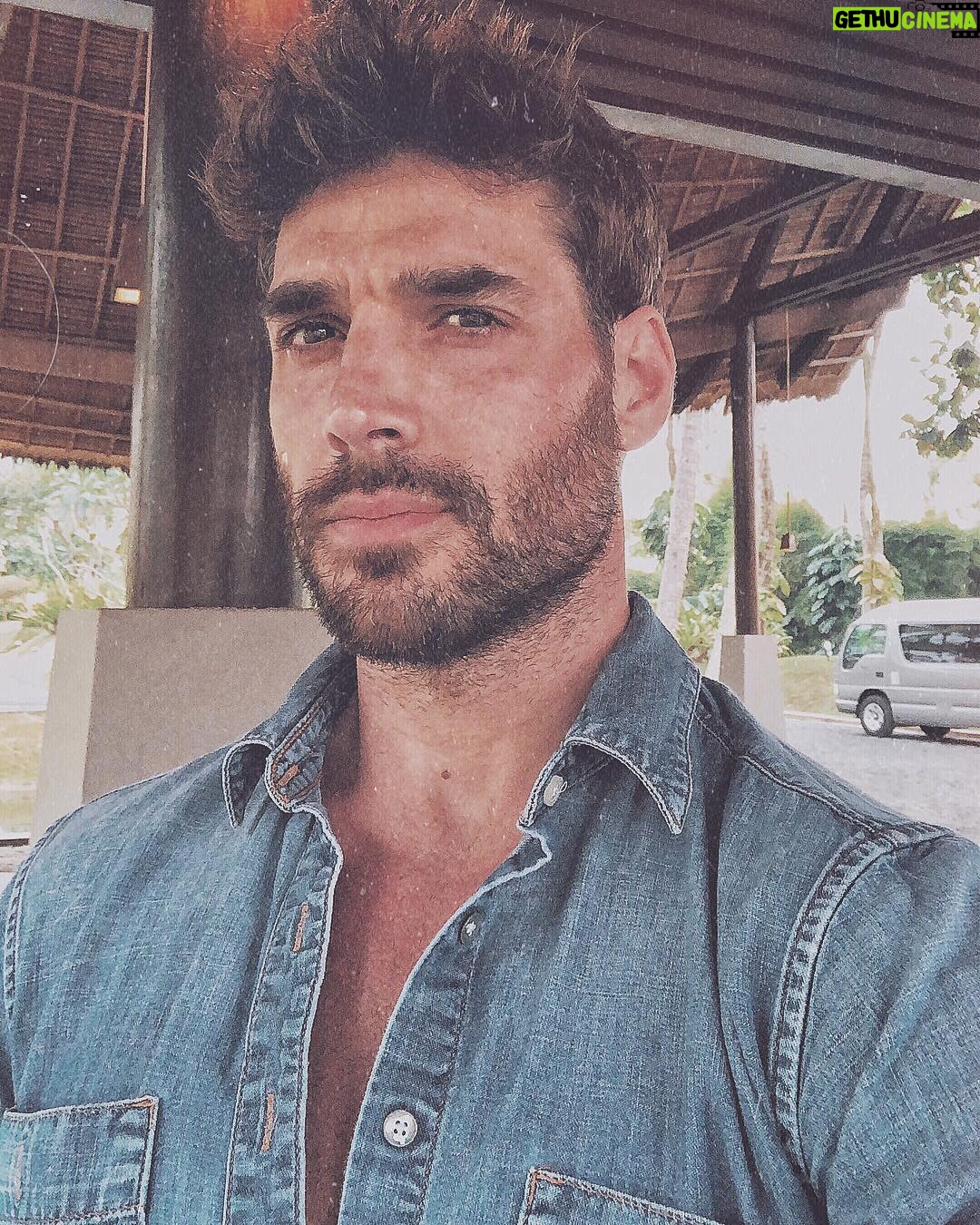 Joseph Cannata - 15.1K Likes - This one time in Bali, I didn’t just put a shirt on, I decided to go with a jean shirt, in 1 million degree weather 💦
#Bali #JosephFoundAShirt #IDontThinkIButtonedIt #TBT #Travel #ImLikeSoSmart