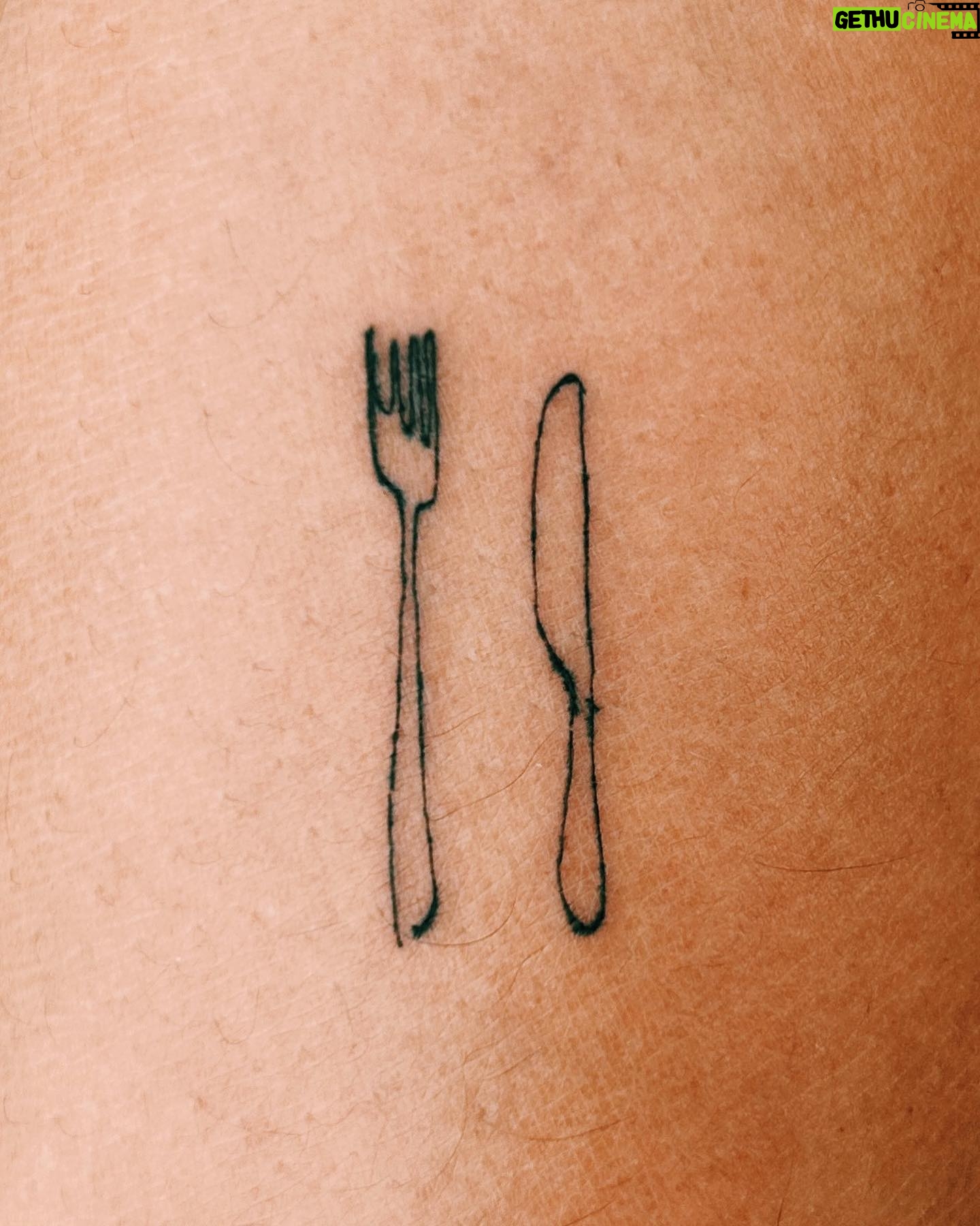 Joseph Lee - 1.5K Likes - 많이 먹어 @joodletattoo