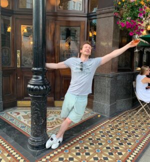 Joseph Mazzello Instagram - It’s my party and I’ll go into a debilitating emotional spiral if I want to.
.
.
Photo cred @pollyannabennett