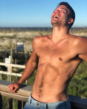 Josh Andrés Rivera Instagram - 📸: @camwenrich