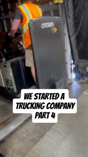 Josh Cribbs Instagram - ⭐️The Trucking Life⭐️🚛💨

💫It's Hard for New Companies💫

#trucking #trucklife #cleveland