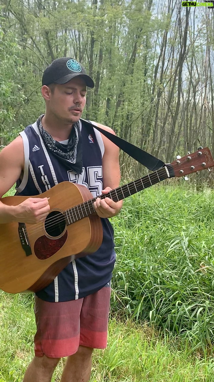 Josh Henderson - 3.2K Likes - So I couldn’t get through this.... crying is ok sometimes😌 but When u sing from the heart nothin else matters. thanks to my brother @paint_pulse for the camera work . And those birds doe 🐤🐦