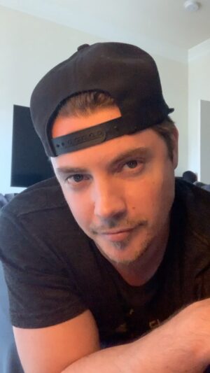 Josh Henderson Instagram - Live talks hangs and music coming soon 🤗 God Bless you all 🙏🏽🙏🏽