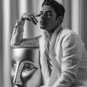 Josh Henderson Instagram - Sundays we wear white. Here’s lookin at u kid