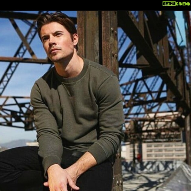 Josh Henderson - 4.4K Likes - Friday chillin..
