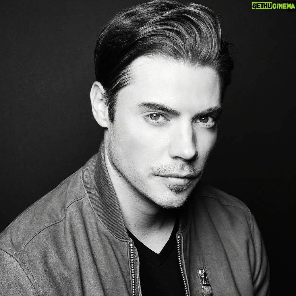 Josh Henderson - 4.4K Likes -