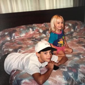 Josh Henderson Instagram - Biggest of happy bday’s to my lil sis @hannahhultgren !! Can’t believe your 30!! Whaaaat?! Love you more than you’ll ever know. Happy bday Han see ya soooon 🤗