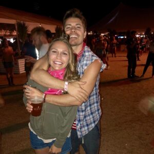 Josh Henderson Instagram - Biggest of happy bday’s to my lil sis @hannahhultgren !! Can’t believe your 30!! Whaaaat?! Love you more than you’ll ever know. Happy bday Han see ya soooon 🤗