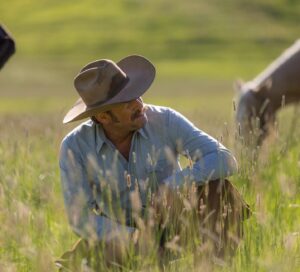 Josh Lucas Instagram - Sunday’s episode of @yellowstone builds on the amazing true story of how giant wolves were released into the Yellowstone Park. @paramountnetwork #yellowstonetv @televisionacad #emmyawards #emmynominated #emmynominee