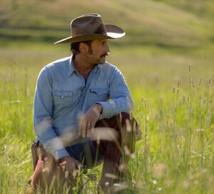 Josh Lucas Instagram - Sunday’s episode of @yellowstone builds on the amazing true story of how giant wolves were released into the Yellowstone Park. @paramountnetwork #yellowstonetv @televisionacad #emmyawards #emmynominated #emmynominee