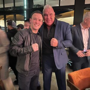 Josh Warrington Instagram - Busy night on Saturday down at @abdu_rozik new Leeds restaurant @habbibibyabdurozik 🍽️

Certainly got some hype going for it! 🎉🙌