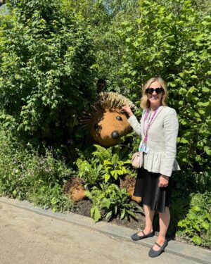Josh Widdicombe Instagram - Lovely day at @rhschelsea, stiff neck central.
1. Umbrella
2. The gang
3. Big hedgehog with @penrosehouse and @ivo_graham 
4. Johnny Ball
5. Flowers
6. No faith in my friend showing up