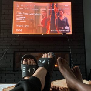 Joshua Jackson Instagram - Well I guess I know what I’m doing this evening. Surprise drop(even to me!) of @littlefireshulu today. Happy St. Paddies. 
I hope this show can give a little emotional and mental relief for everyone out there as we grapple with the anxiety of all the unknowns right now. Remember, no matter how tense your house is right now, it’s still better than dinner w/ the Richardson’s !!