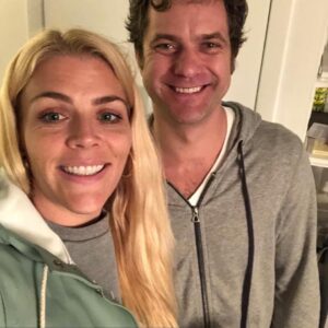 Joshua Jackson Instagram - Just a casual TV college reunion on a Saturday night. Thanks for coming @busyphilipps. Just a few weeks left!!! I’ll put the link for tickets back up in the bio.