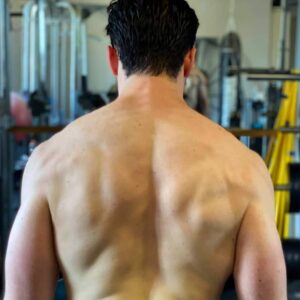 Joshua Orpin Instagram - It's that time of year again! 
SUPERBOD PROGRESS PHOTO DUMP

New season, new goals. Season 2 was about #cultivatingmass, this time around we were trying to get me a little leaner and meaner. 

Step 1 -
Don't eat anything that you want to / tastes good 
Step 2 -
Pick up heavy things all the time. Like, every day
Step 3 -
Work with Alan Ritchson and feel inadequate 
Step 4 -
Repeat until jacked and shredded

In all seriousness, these are the results of work ethic, discipline and consistency through 2 lockdowns (in 2 countries) and 9 months of shooting. It was difficult. As long as I have the privilege of playing this role, I'll continue to strive toward the 100% unrealistic standard set by my comic book counterpart.

Once again, huge thanks to the following people:

@nunodesalles76 at Sweat Elite Personal Training Toronto

@brendan.field.12 at #anytimefitnessrowville

@ange_drake & @asharosie_khan from @twentythreew Preston

Swipe right to see what how it feels vs how it looks when I carry all the shopping bags inside in one trip...

#titansseason3
#shockthemuscle
#bigboybiceps