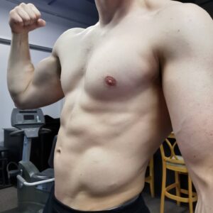 Joshua Orpin Instagram - It's that time of year again! 
SUPERBOD PROGRESS PHOTO DUMP

New season, new goals. Season 2 was about #cultivatingmass, this time around we were trying to get me a little leaner and meaner. 

Step 1 -
Don't eat anything that you want to / tastes good 
Step 2 -
Pick up heavy things all the time. Like, every day
Step 3 -
Work with Alan Ritchson and feel inadequate 
Step 4 -
Repeat until jacked and shredded

In all seriousness, these are the results of work ethic, discipline and consistency through 2 lockdowns (in 2 countries) and 9 months of shooting. It was difficult. As long as I have the privilege of playing this role, I'll continue to strive toward the 100% unrealistic standard set by my comic book counterpart.

Once again, huge thanks to the following people:

@nunodesalles76 at Sweat Elite Personal Training Toronto

@brendan.field.12 at #anytimefitnessrowville

@ange_drake & @asharosie_khan from @twentythreew Preston

Swipe right to see what how it feels vs how it looks when I carry all the shopping bags inside in one trip...

#titansseason3
#shockthemuscle
#bigboybiceps
