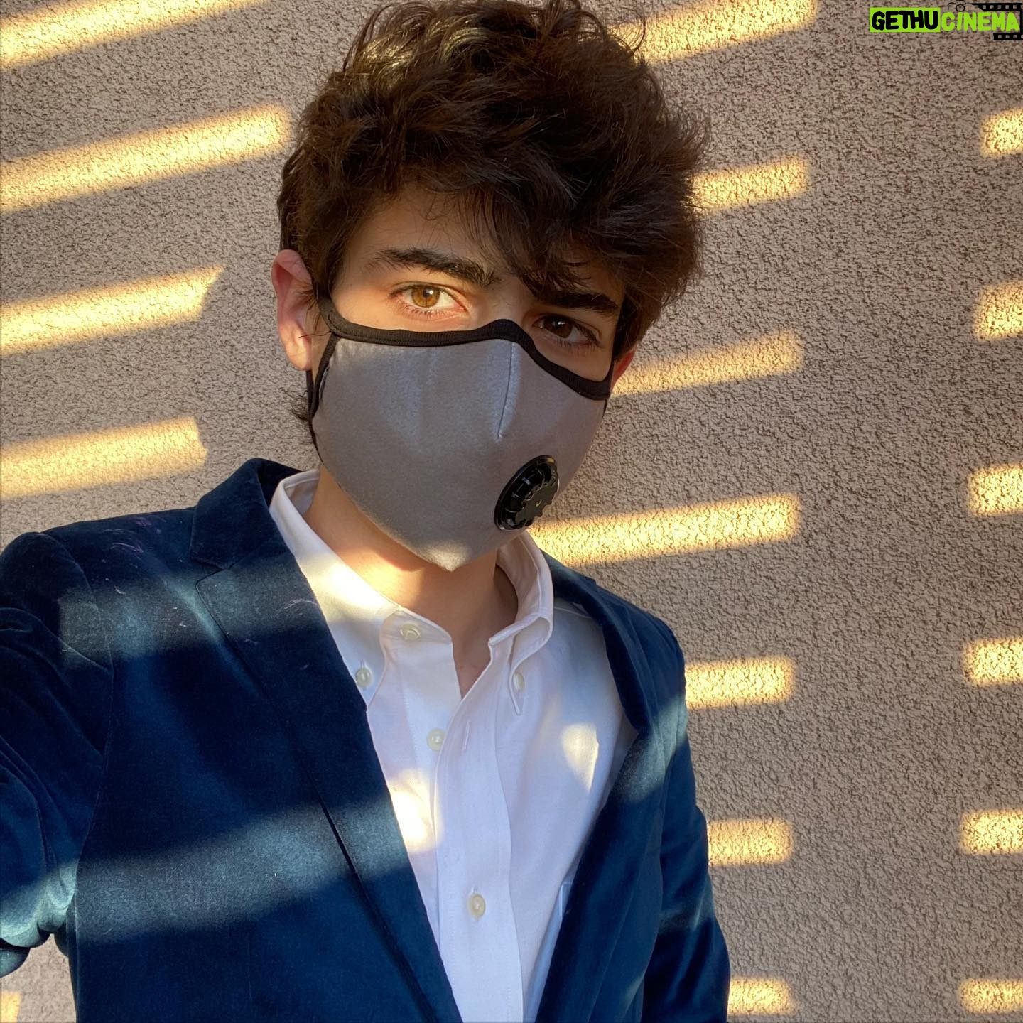 Joshua Rush - 103.4K Likes - mask: on