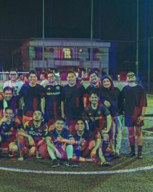 Joshua Suherman Instagram - Mais um dia, mais uma vitória. Nós somos os jogadores de futebol da @majelislucufootballclub ⚽️✊🏽