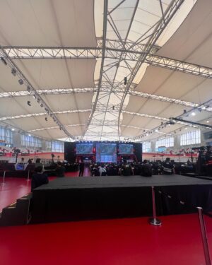 Joshua Suherman Instagram - Atlet badminton iya, atlet bola iya, sekarang atlet E-SPORT brooooo! Siap ikut MPL season depan!