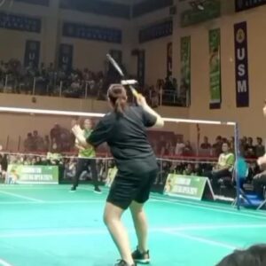 Joshua Suherman Instagram - INI DIA PARTNER BARU @melatidaeva UNTUK XD TERCANGGIH TAHUN INI! Boleh langsung nge-bye INDONESIA OPEN gak? Udah bisa tengil di slide terakhir, nih!