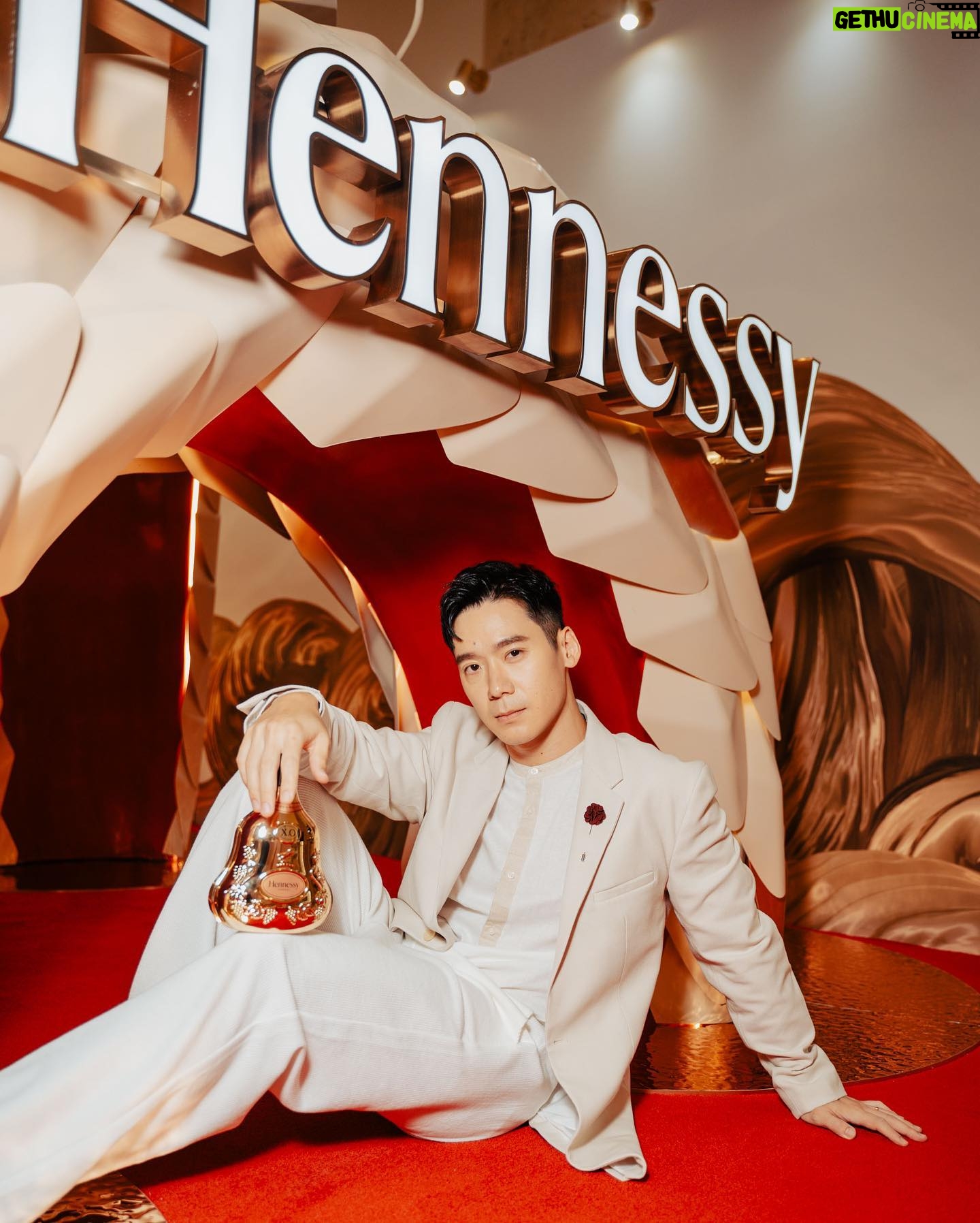 Joshua Tan - 3 Likes - @hennessy’s X.O deluxe - Each drop is an odyssey
The perfect drink, the perfect gift - Available at ION Orchard L1 or Changi Airport T1 for travelers
Experience the greatness of life that 2024 has to offer, cheers to the new year
Please drink responsibly
@hennessy #HennessySG #TogetherWeAreUnstoppable #HennessyCNY2024