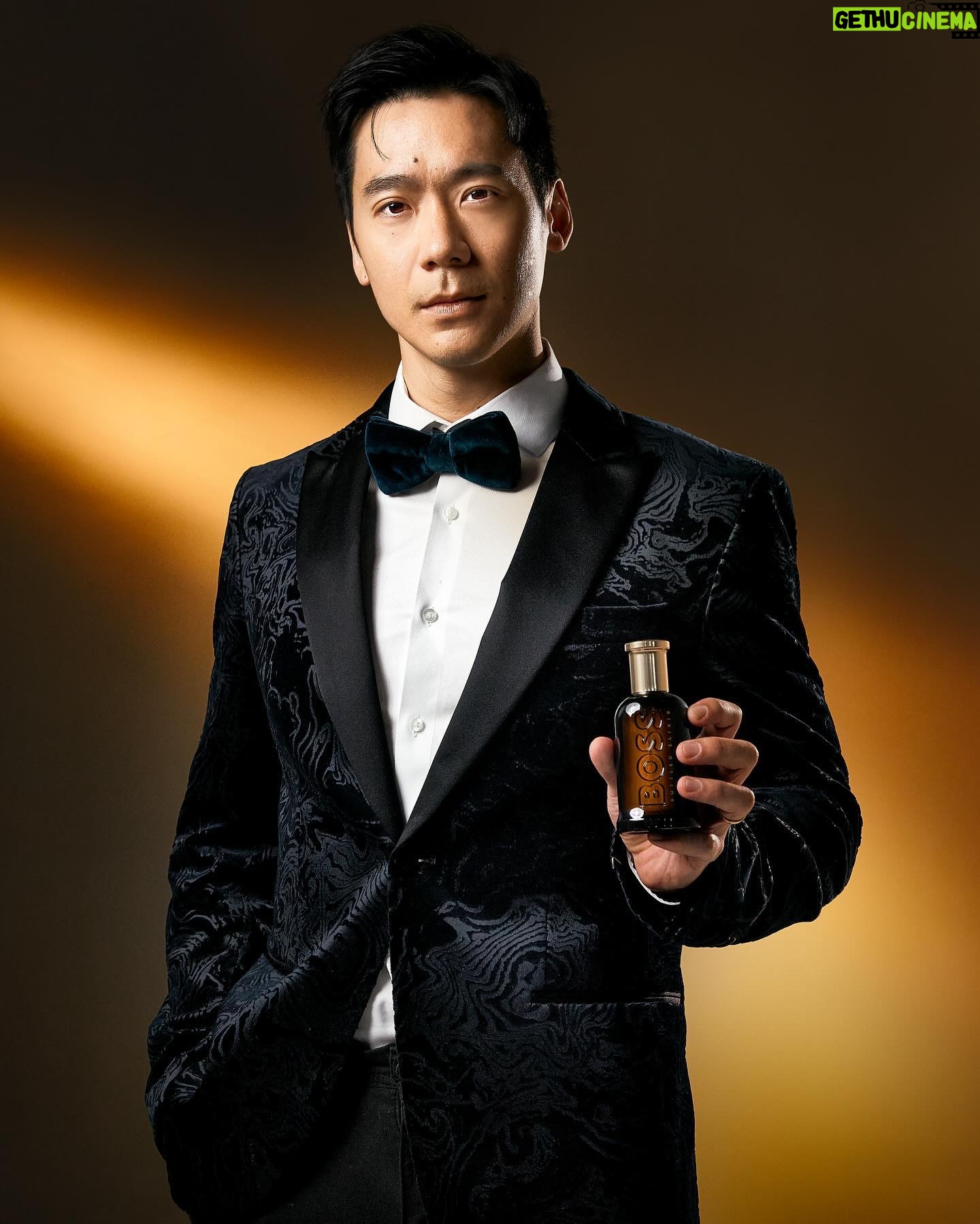 Joshua Tan - 734 Likes - On the red carpet or on the training grounds, I have always aimed to shine the brightest. Balancing my two intense passions; muay thai and acting have been nerve-wrecking at times, but my spark always shine through.
Reveal your inner light with @boss Bottled Elixir.
#RevealYourInnerLight #BOSSBottledElixir #BeYourOwnBOSS
Discover the fragrance at the Takashimaya pop up Level 1 from 21 – 30 March and receive a complimentary sample.
