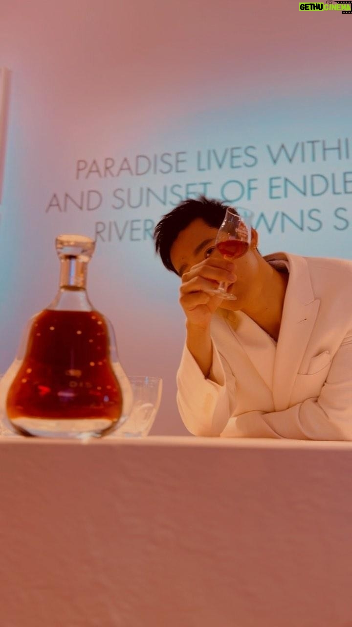 Joshua Tan - 443 Likes - Step into Paradise.
#HennessySG #HennessyParadis #ParadisisOnEarth