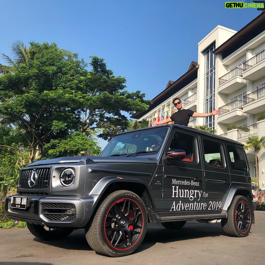 Joshua Tan - 3.4K Likes - Woke up and thought I was in dream land (also true because INDONESIA YOU ARE SO CANTIK) because @MercedesBenzSG handed me the keys to the ultimate monster on the road, Mercedes-AMG G 63!!! Absolutely loved the drive ❤️ #HungryforAdventure #MercedesBenzSG #MBIDShareYourAdventure