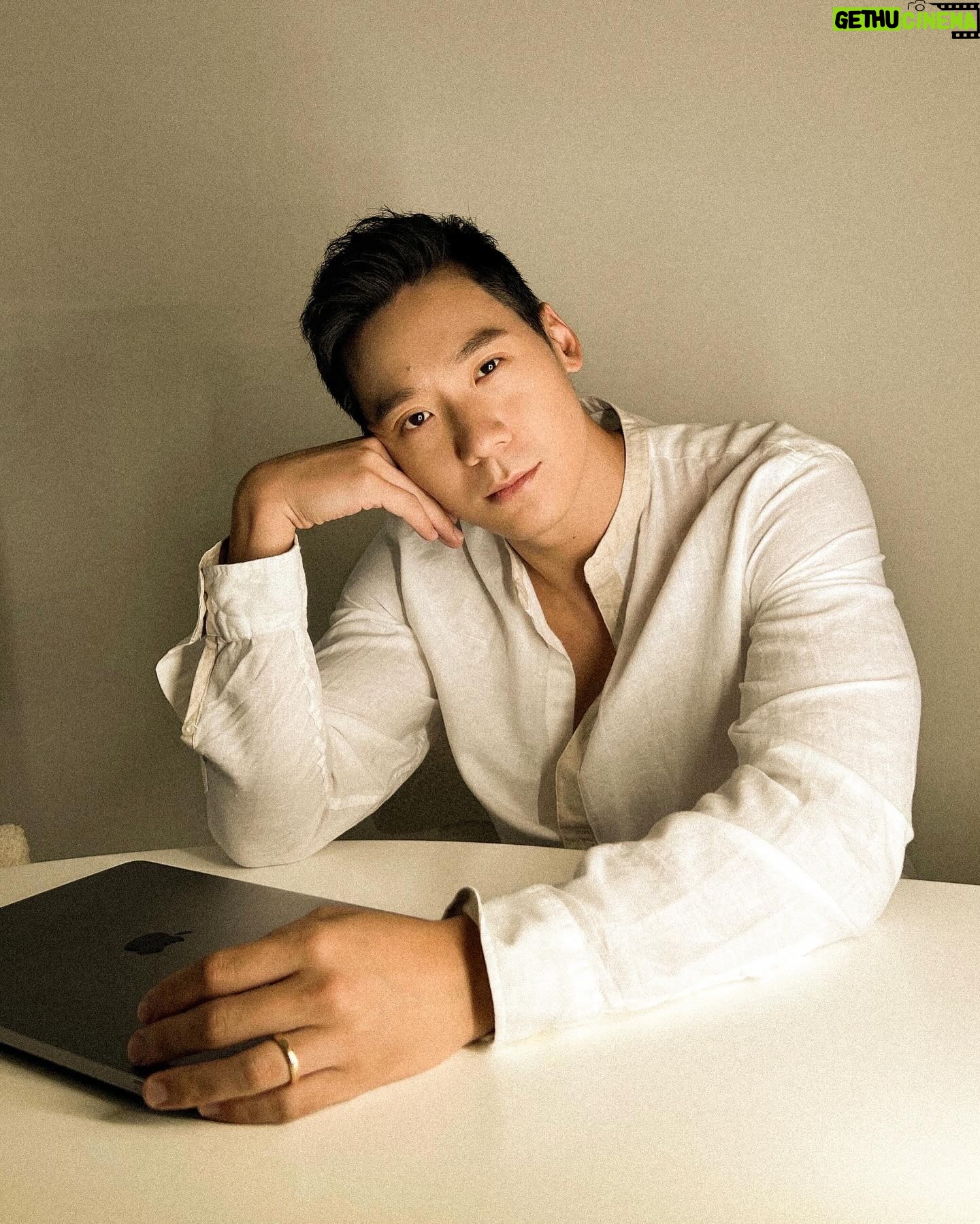 Joshua Tan - 1.6K Likes - Excuse mi, are you from China?
Bcuz you make my everything
