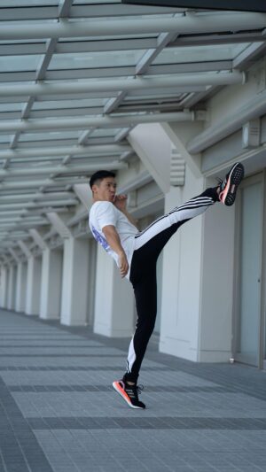 Joshua Tan Instagram - Almost a decade with @evolvemma and I still get a kick out of getting my ass kicked every single time 😬😶🙃

LETS GOOOOO!