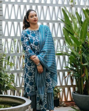 Joy Crizildaa Instagram - Experience the comfort and style of our pure Jaipur cotton sets. With an A-line kurta, straight-cut pants, and a dupatta, this outfit is soft, stylish, and super comfortable.
Model : @joycrizildaa ♥️
📸: @jaganselvamphotography ♥️
Makeup and Hair: @teamshazz ♥️