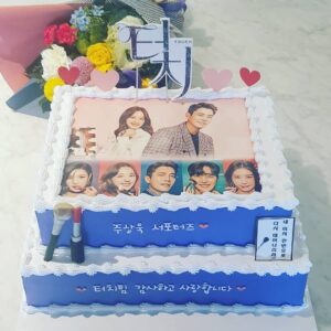 Ju Sang-uk Instagram - 내일이 마지막방송이네요.
종방연은 못했지만 늘 응원해주시는 여러분들이 있어서 행복합니다.
터치팀 배우분들 스탭여러분들 너무 고생많았고 늘 행복했으면 좋겠습니다. 
터치! 터치! 터치!👍
.
.
.
.
.
.
#터치 #종방연 #취소 #아쉬움
#행복하세요 #수고하셨습니다