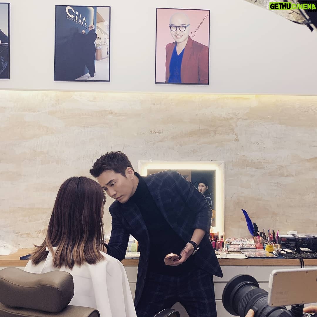 Ju Sang-uk - 11.1K Likes - 차정혁 메이크업아티스트!! (feat.홍석천)
.
.
.
.
#터치
#1월3일첫방송
#채널a드라마
#금토드라마
#차정혁