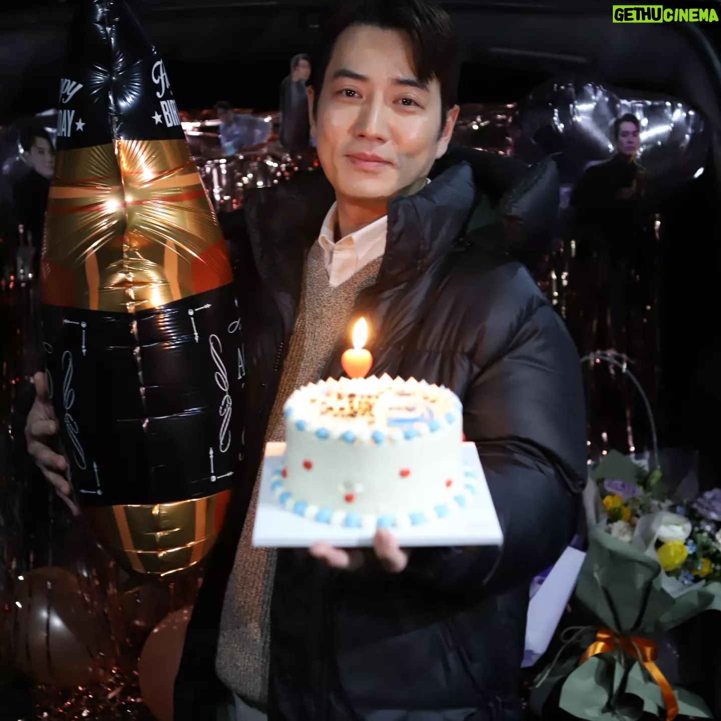 Ju Sang-uk - 15.3K Likes - 보라!데보라 끝~~
다들 고생했어~~👍