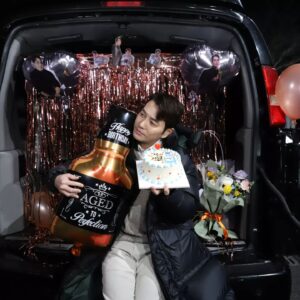 Ju Sang-uk Instagram - 보라!데보라 끝~~
다들 고생했어~~👍