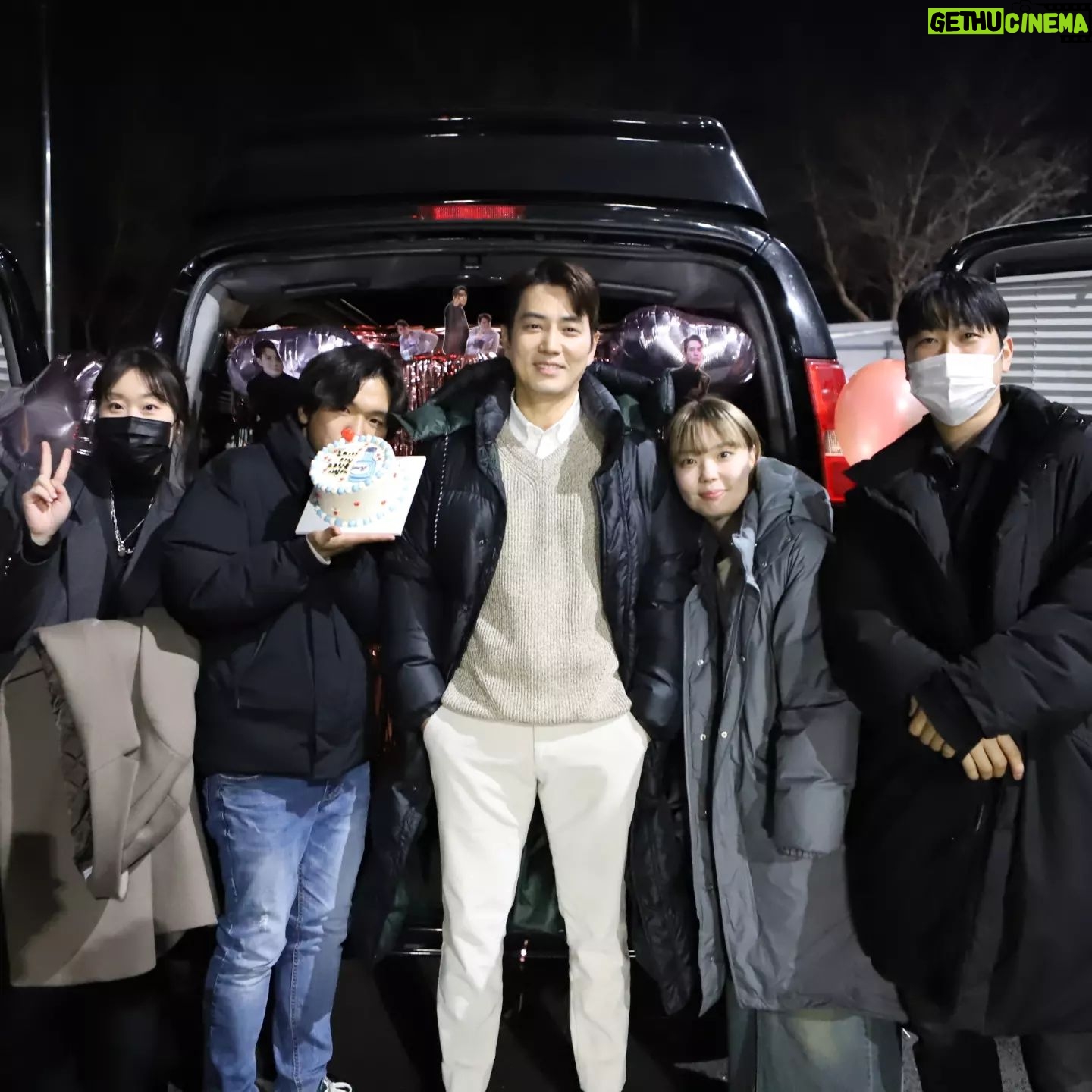 Ju Sang-uk - 15.3K Likes - 보라!데보라 끝~~
다들 고생했어~~👍