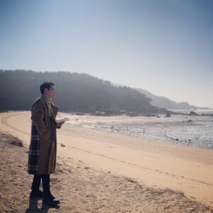 Ju Sang-uk Instagram - 실미도.🏝
.
.
.
.
.
#겨울바다 #바람 #추위조심