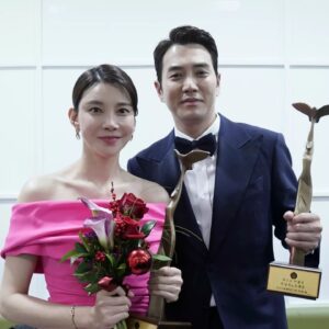 Ju Sang-uk Instagram - 즐겁고 행복한시간. 감사합니다👍♥️

#kbs연예대상 
#세컨하우스