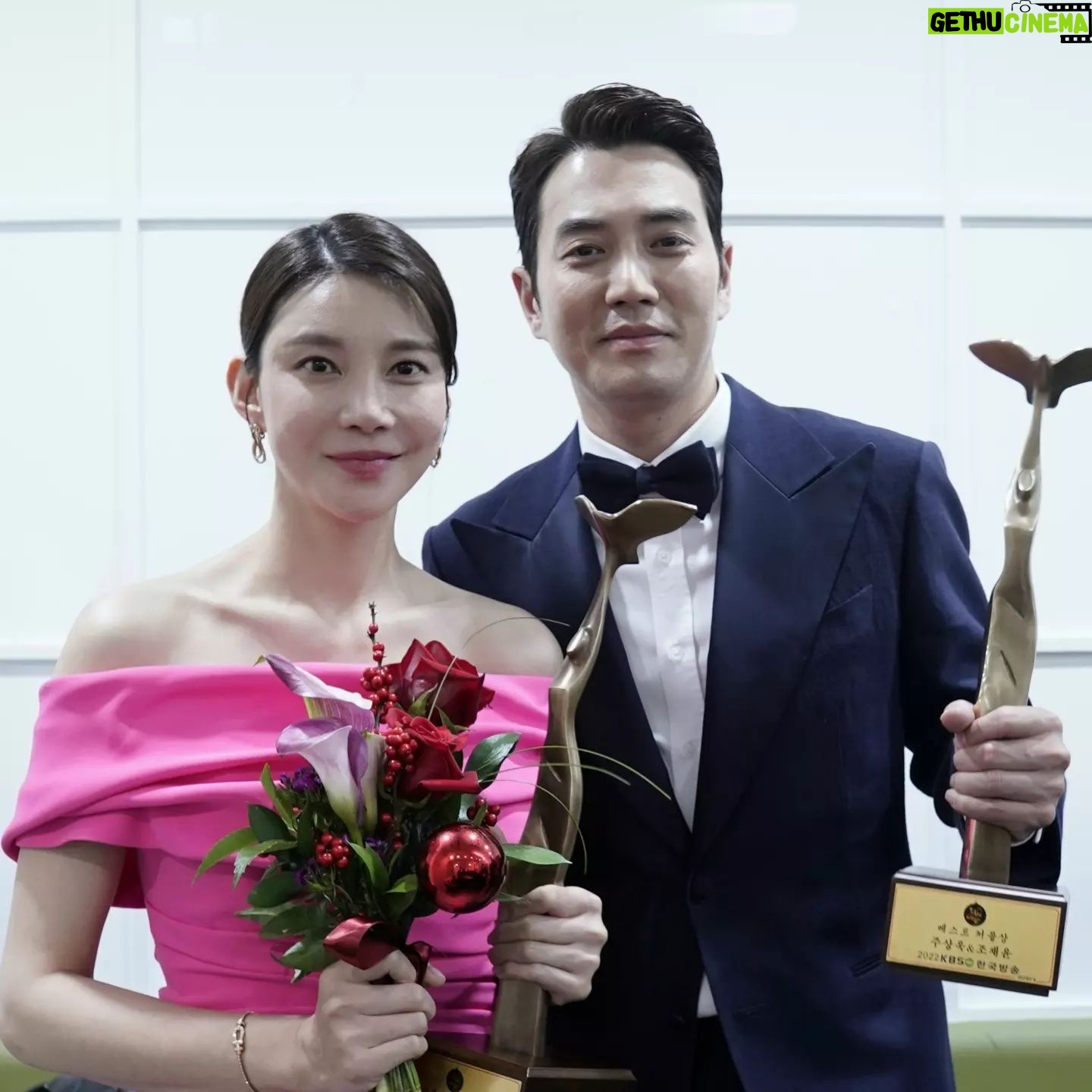 Ju Sang-uk - 15.8K Likes - 즐겁고 행복한시간. 감사합니다👍♥️
#kbs연예대상
#세컨하우스