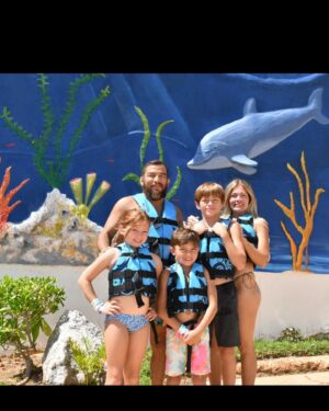 Juan Archuleta Instagram - Happy Father’s Day to all the Dads in my life. I’m so grateful for you all. @jarchmma Thank you for being an anchor in our family and working so hard for us all. You have taught me so much in the 19 years I’ve know you and loved you….im so grateful for the love you give our kids and the selfless acts you pour into us all. You will lay your life down for everyone around you and it’s never conditional. Our children truly look up to you in every way and I’m so blessed the Lord choose you to be the head of our home 🏡….Thank you for all you do and the love you give. Thank you to my father n law for loving us all so much and being an amazing grandpa to us all. You love whole heartedly and I wouldn’t trade you for the world and to my Father for teaching me how to love and how to truly love others…I wouldn’t be the strong, God fearing women I am without you. Happy Father’s Day to you all 💕
